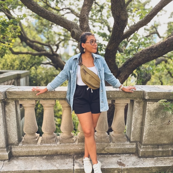 Meet your Posher, Raquel - Picture 3 of 3